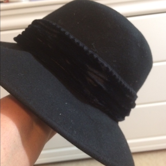 Hat - Picture 2 of 7